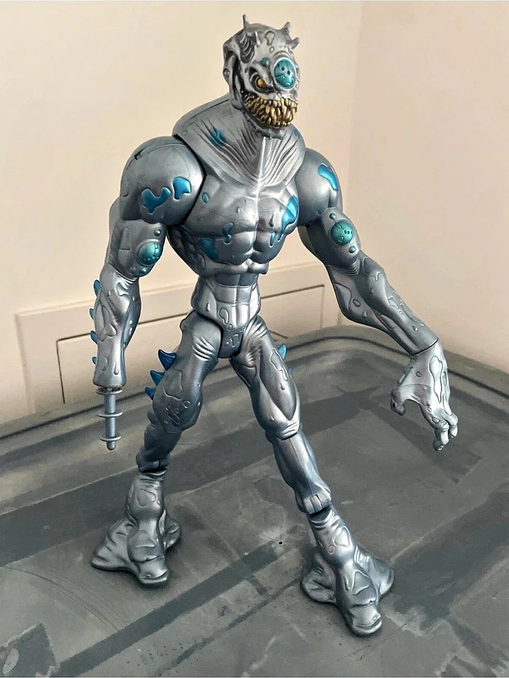 MAX STEEL ELEMENTOR HYDRO SPEAR ACTION FIGURE MATTEL 2004 RARE